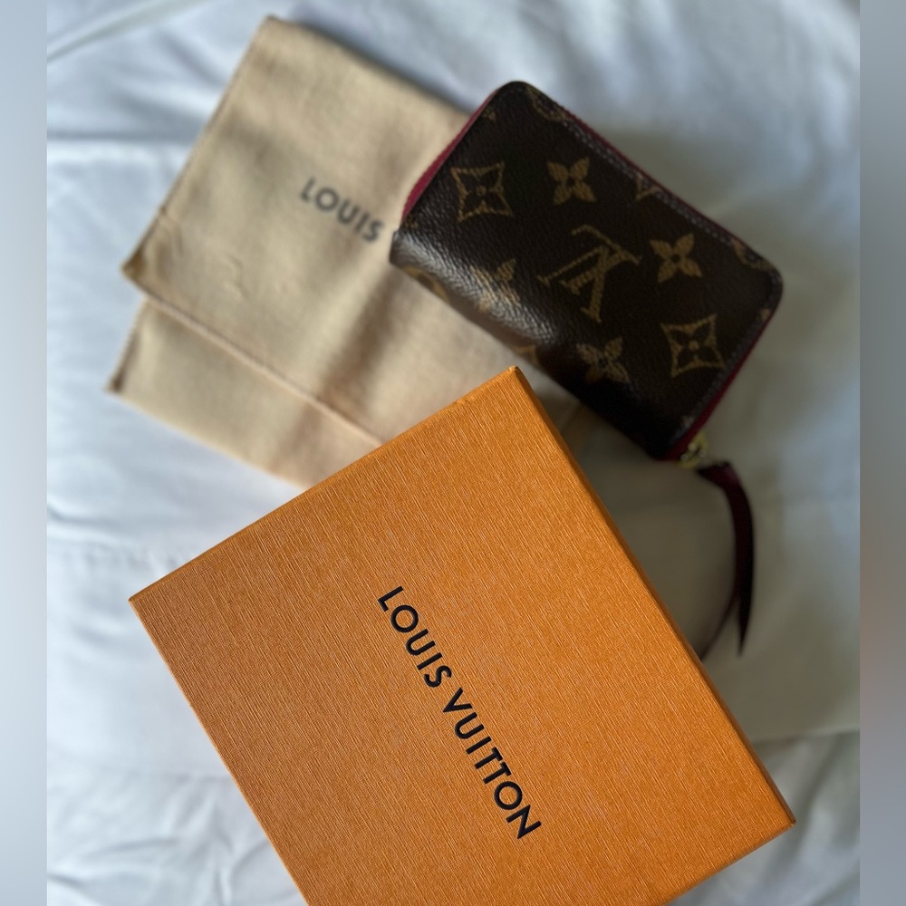 Louis Vuitton multicartes wallet